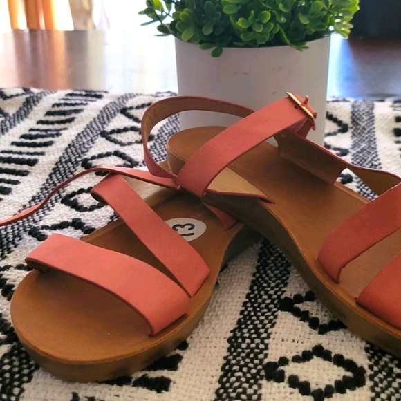 Summer Sandles - Picture 1 of 2
